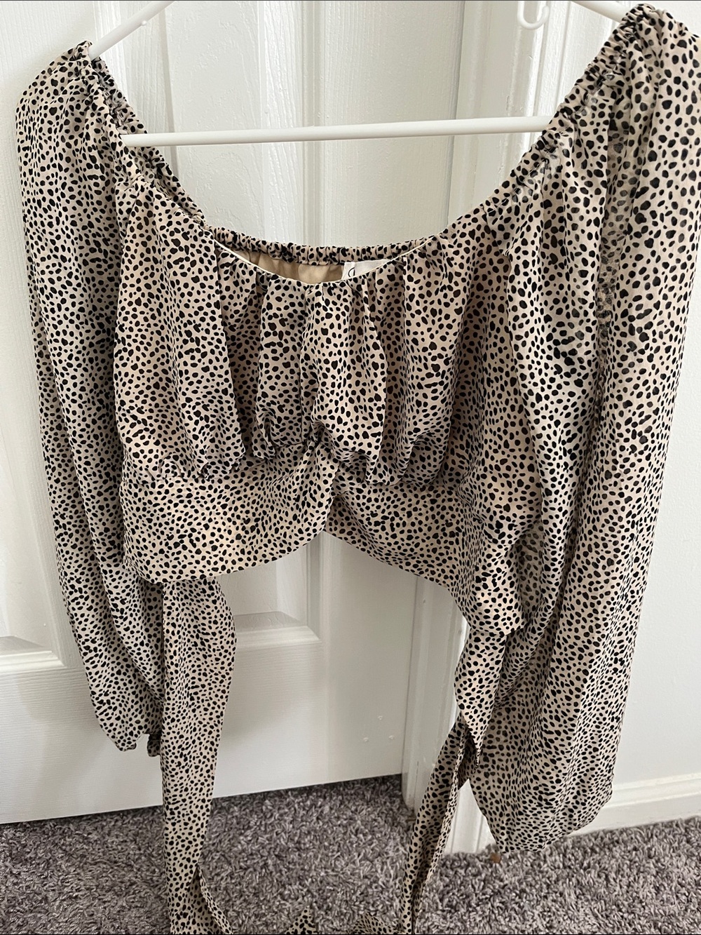 Women’s Beige and Black Spotted Long-Sleeve Crop Top